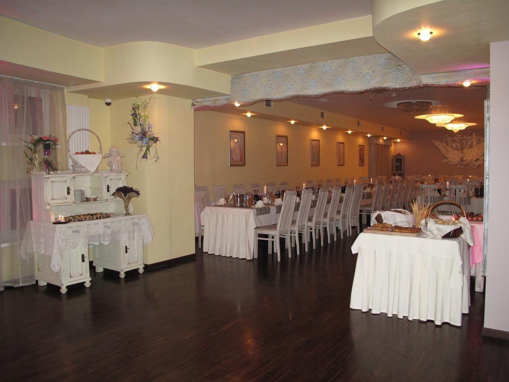 Via Appia Hotel Raszyn Exterior foto